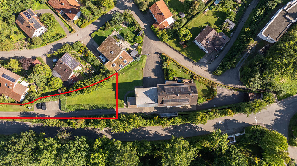 Draufsicht mit Grundstücksgrenze (Skizze)