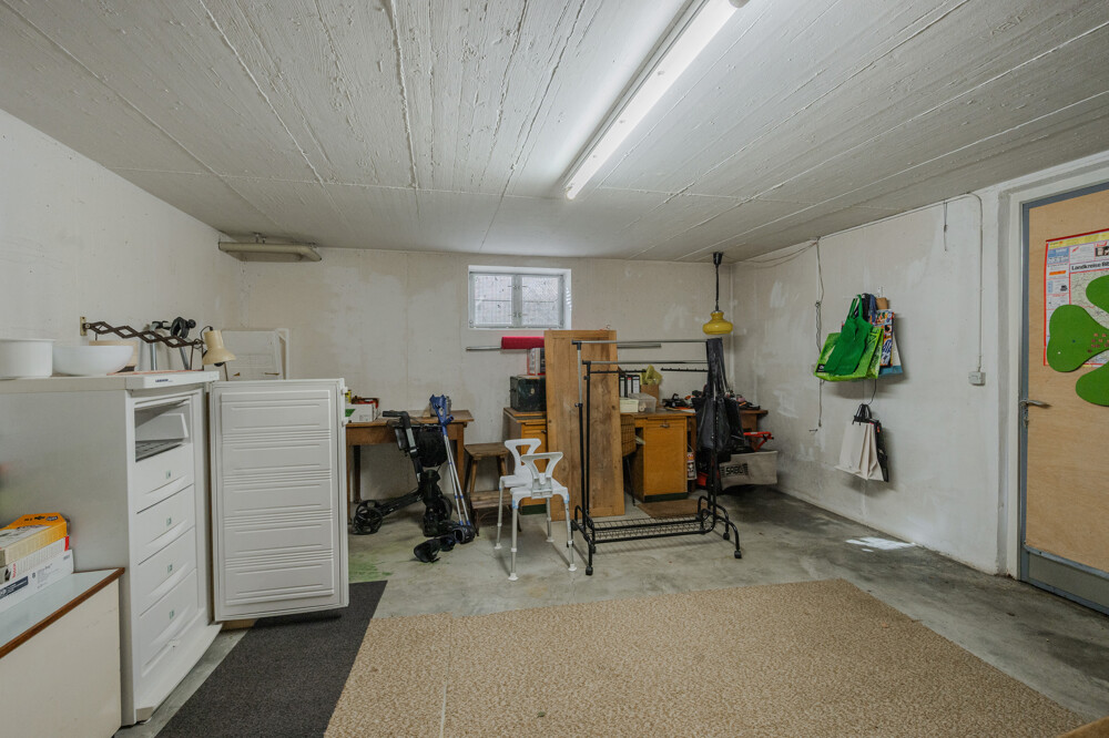 Kellerraum 2 m. Außenzugang