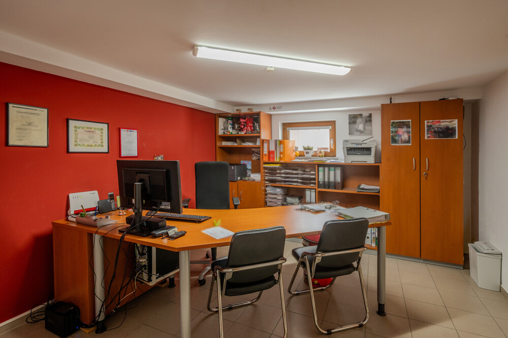 UG - Büro UG - Büro