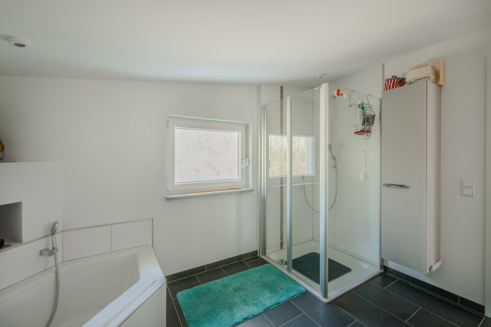 Badezimmer (2) Badezimmer (2)