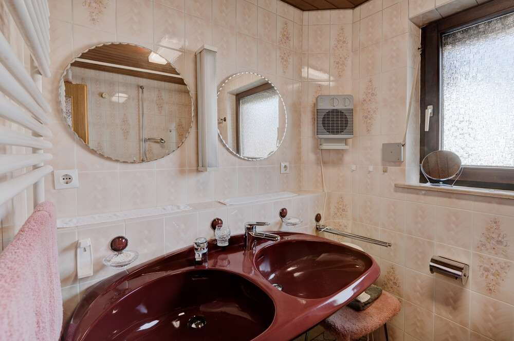 EG - Badezimmer (1) EG - Badezimmer (1)