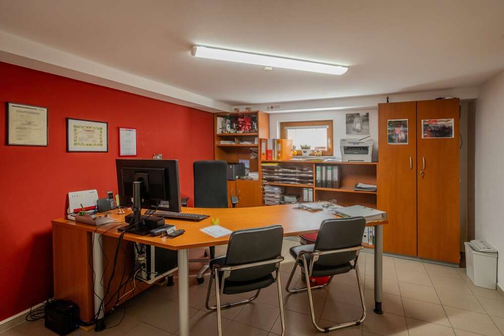 UG - Büro UG - Büro