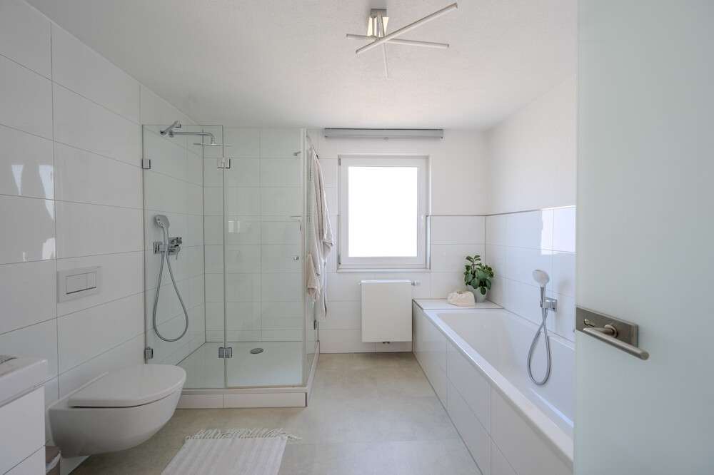 OG - Badezimmer (1) OG - Badezimmer (1)