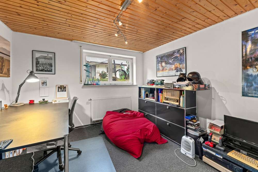 UG - Büro UG - Büro
