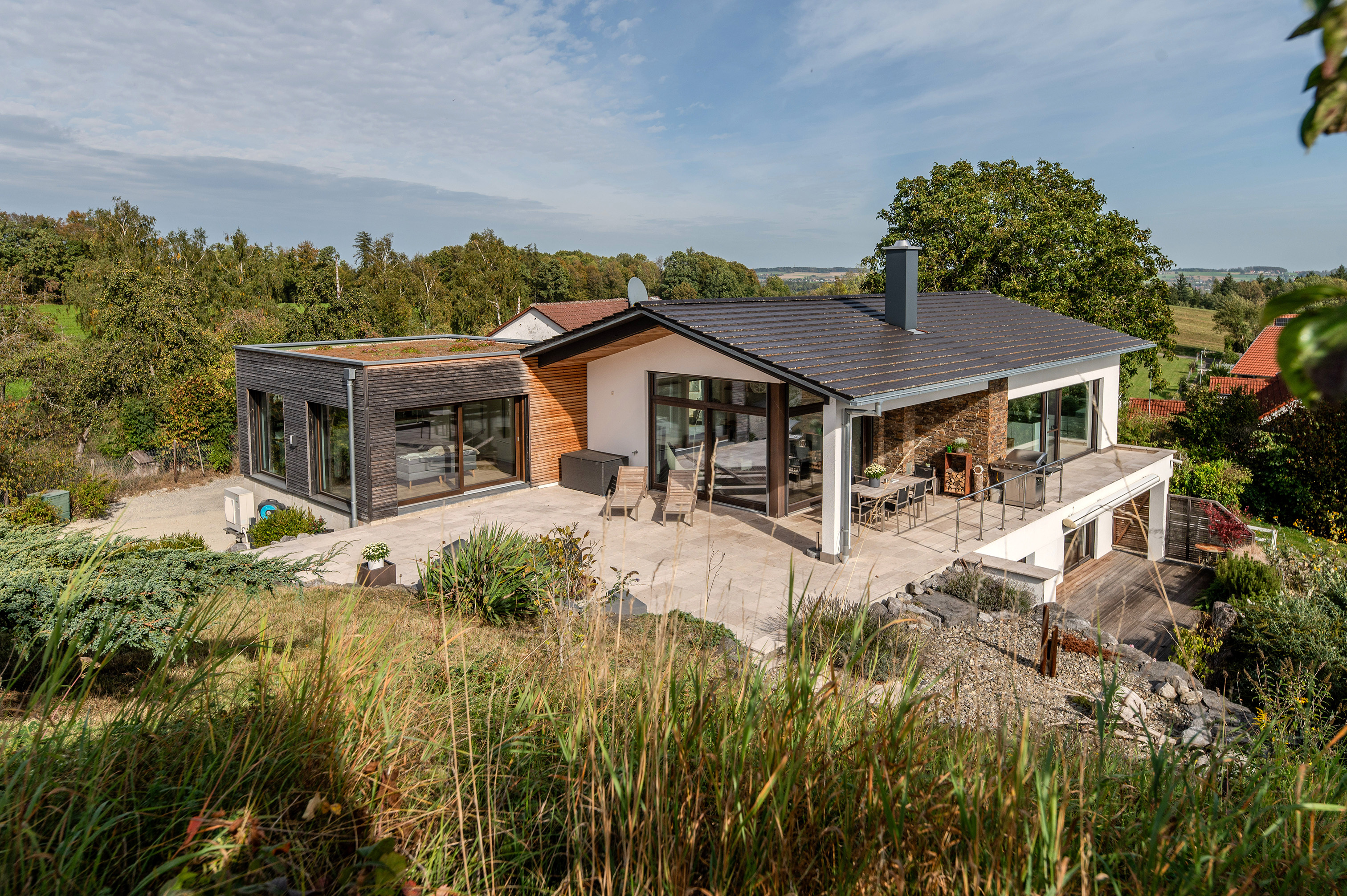 Alleinlage trifft auf Energieeffizienz: Luxuriöses Anwesen mit Panoramablick und 6212 m² Grundstück!